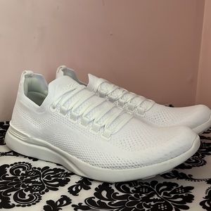 NWOT APL Techlook Breeze - Women’s 9 / Men’s 7